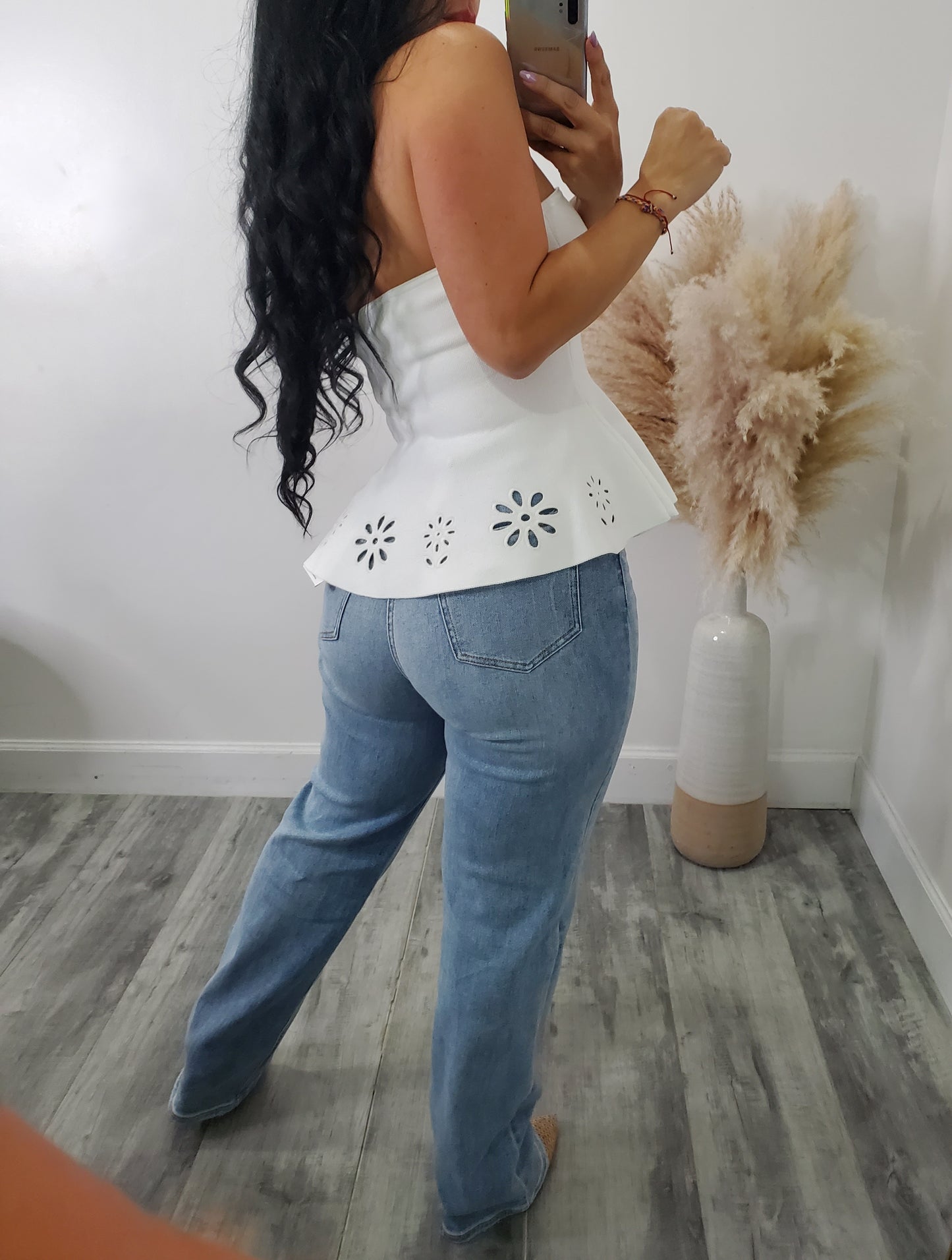 DETAIL STRAPLESS TOP