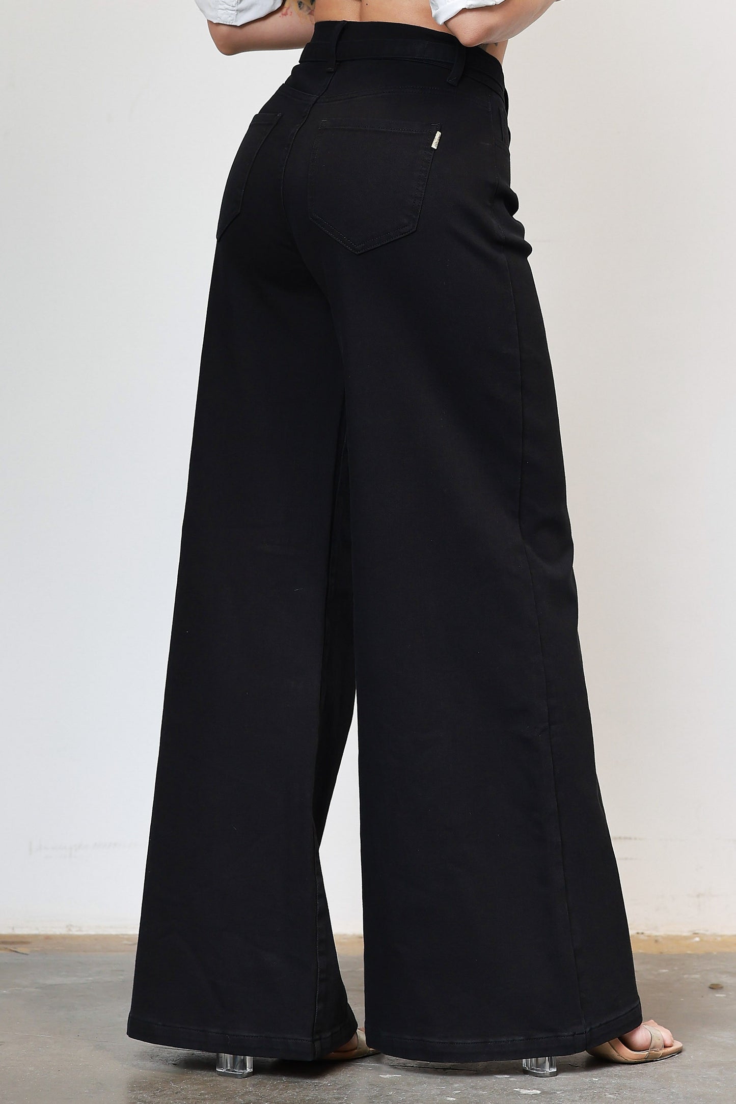 BOWS JEANS