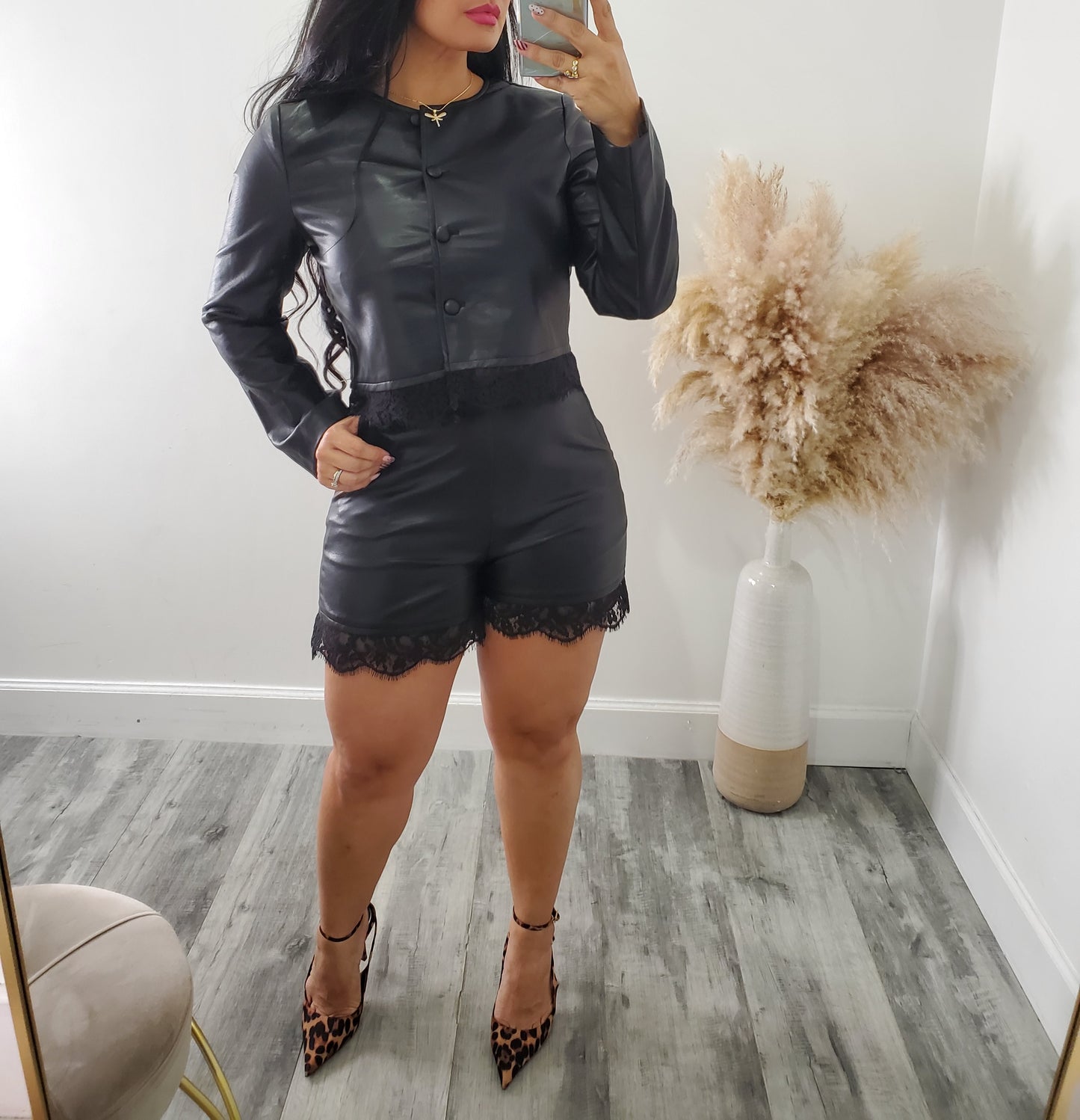 FALLIN LOVE SHORT SET