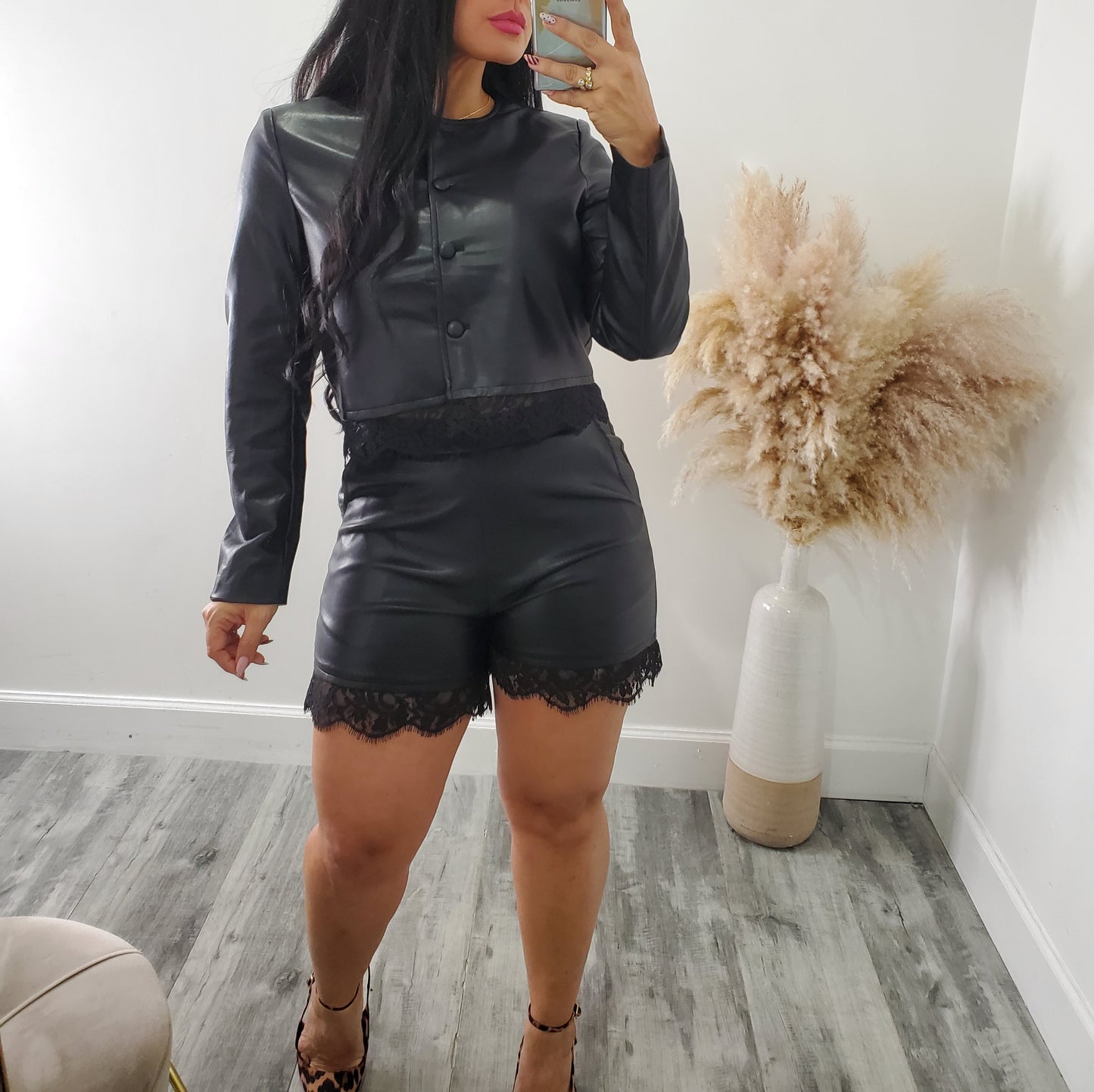 FALLIN LOVE SHORT SET