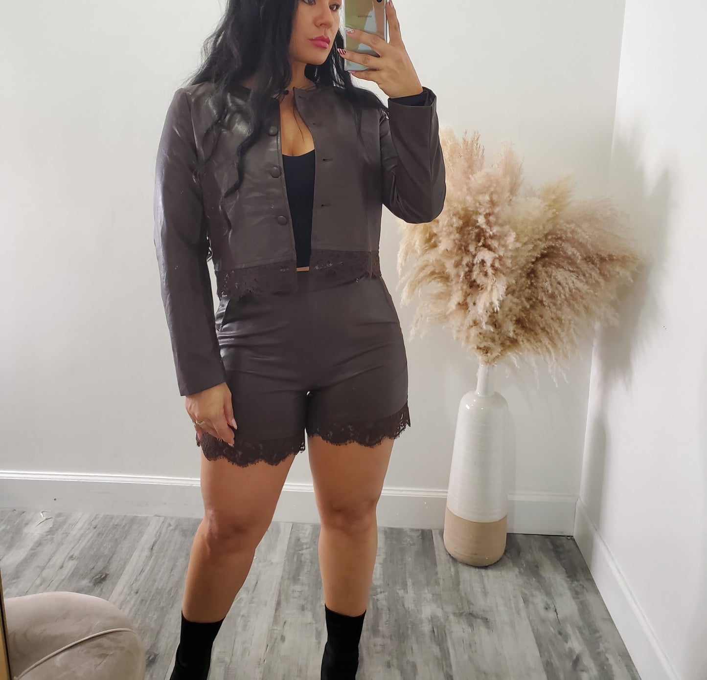 FALLIN LOVE SHORT SET