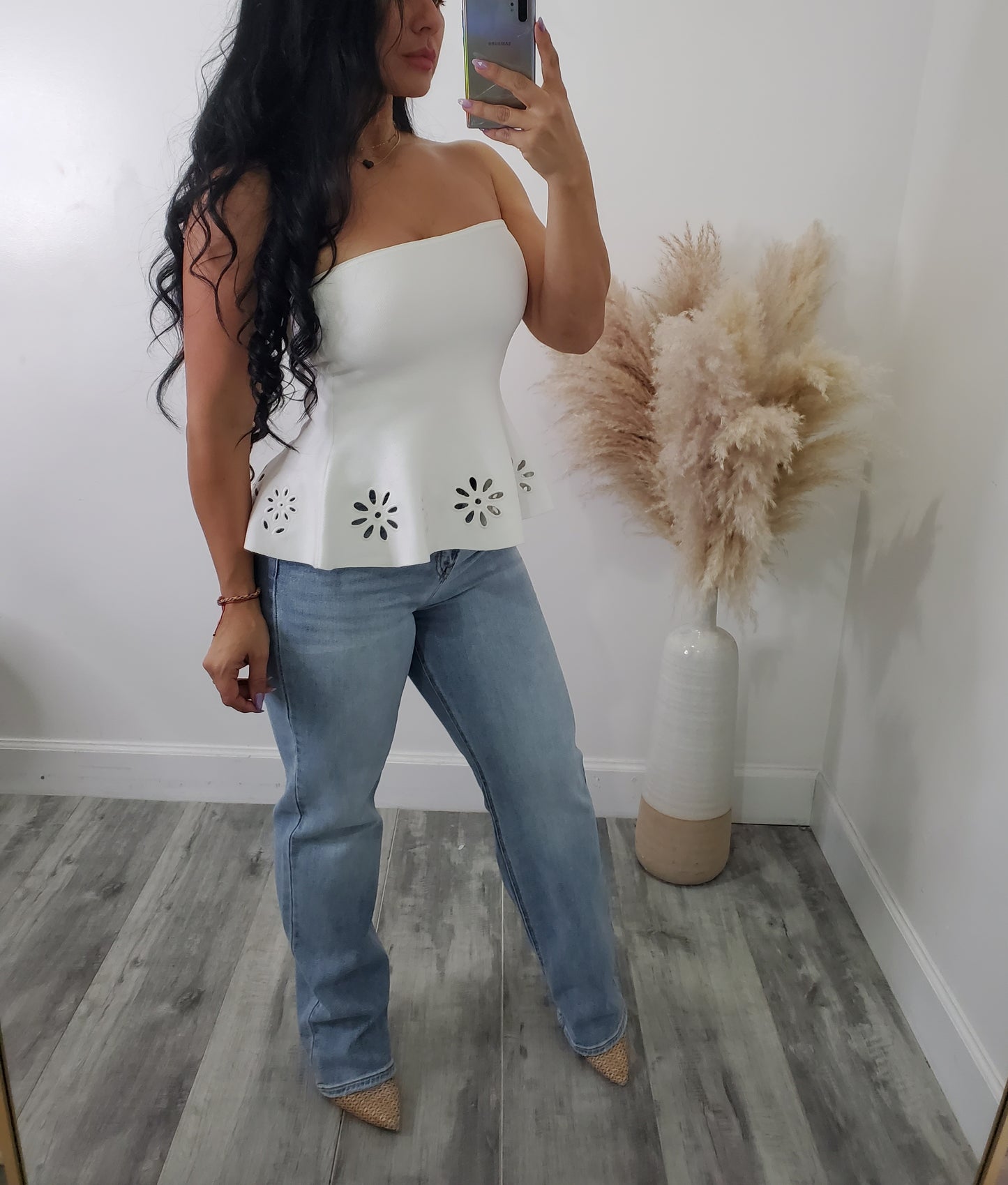 DETAIL STRAPLESS TOP