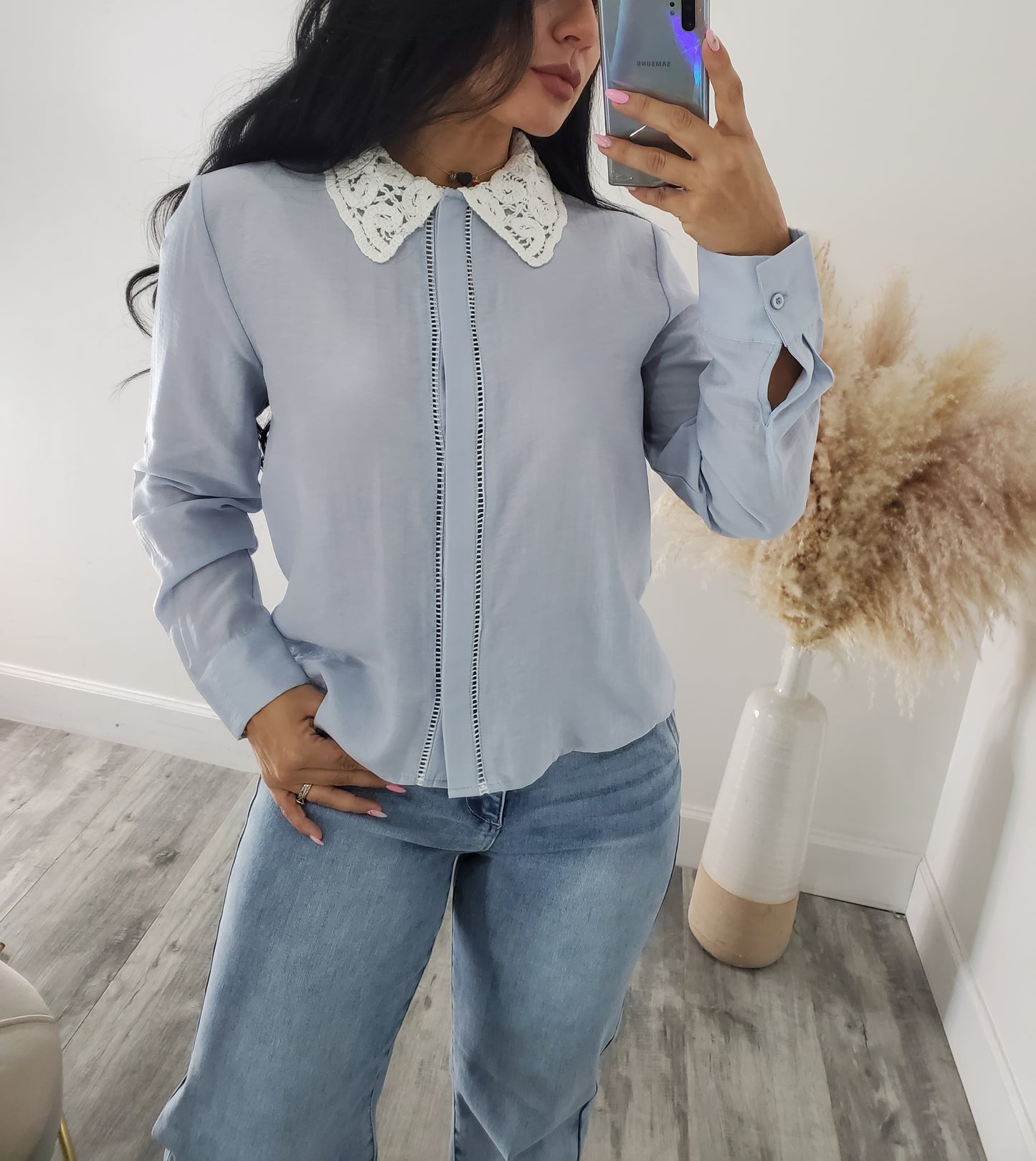 LIZ DETAIL BLOUSE