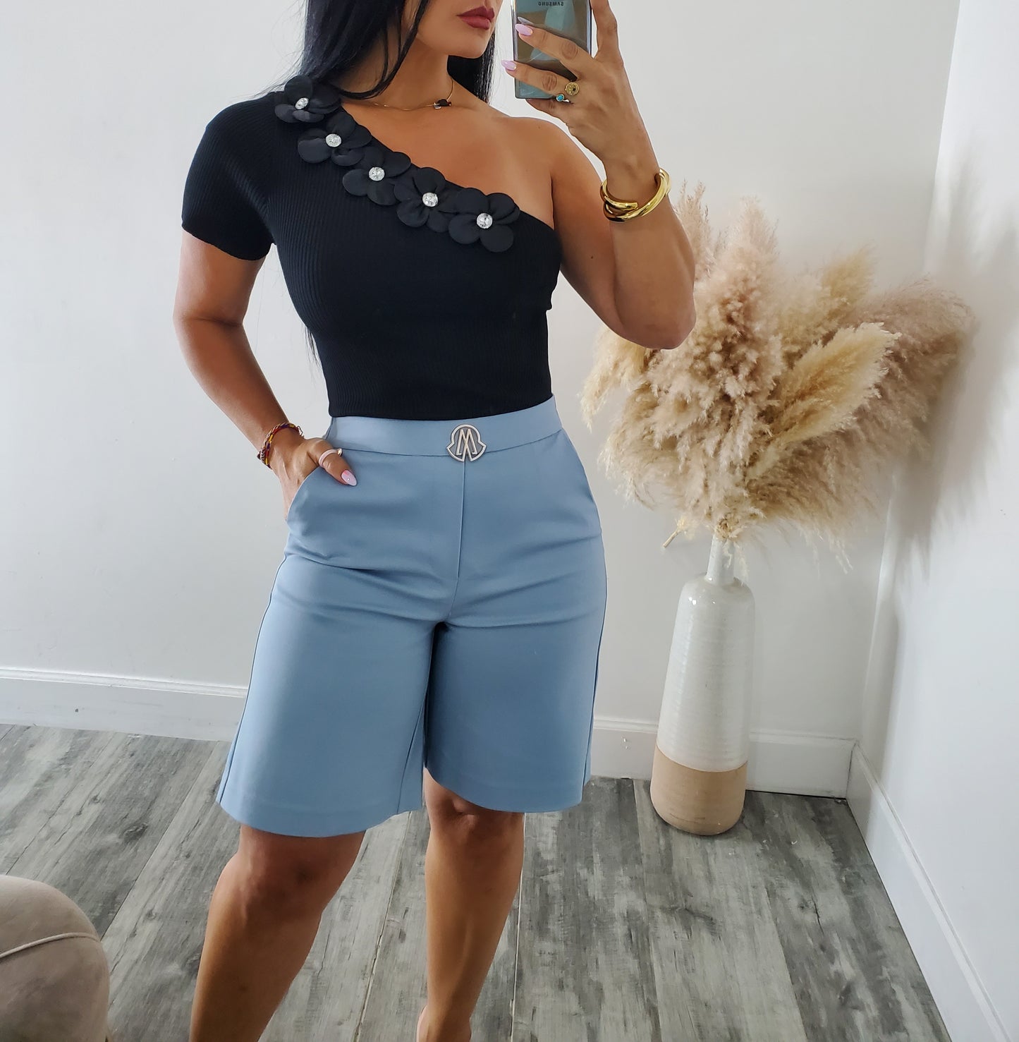 OLIVIA SHORT