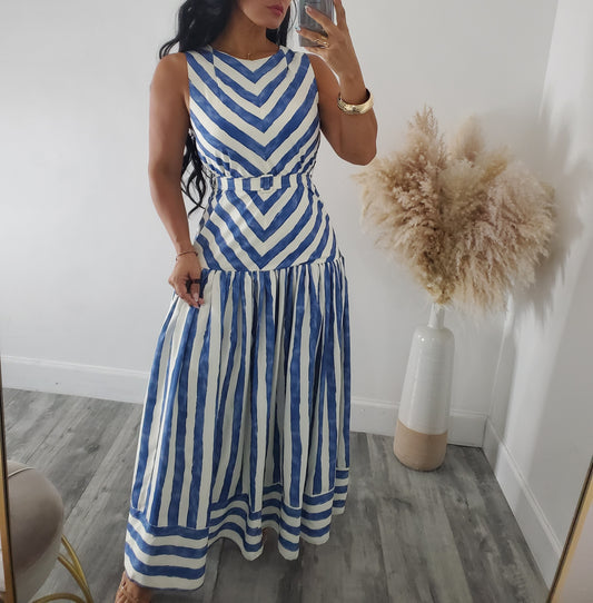 DESTINATION MAXI DRESS