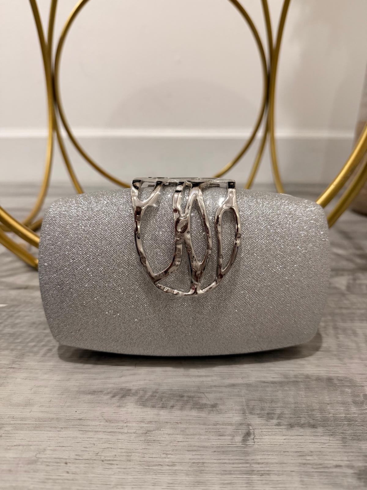 RUSTIC CLUTCH