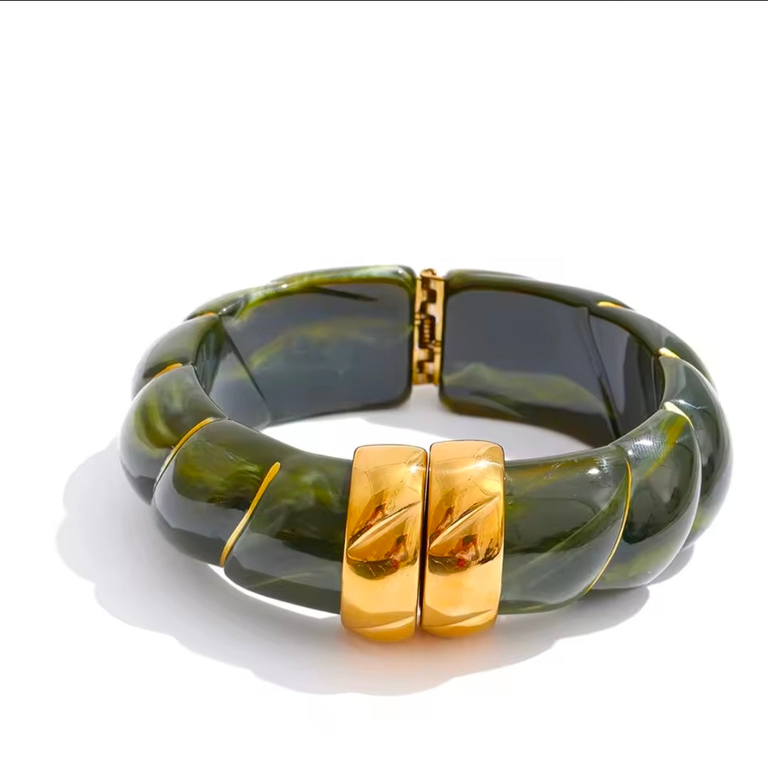ACRYLIC RESIN BANGLE