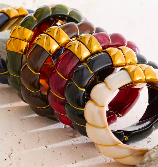 ACRYLIC RESIN BANGLE