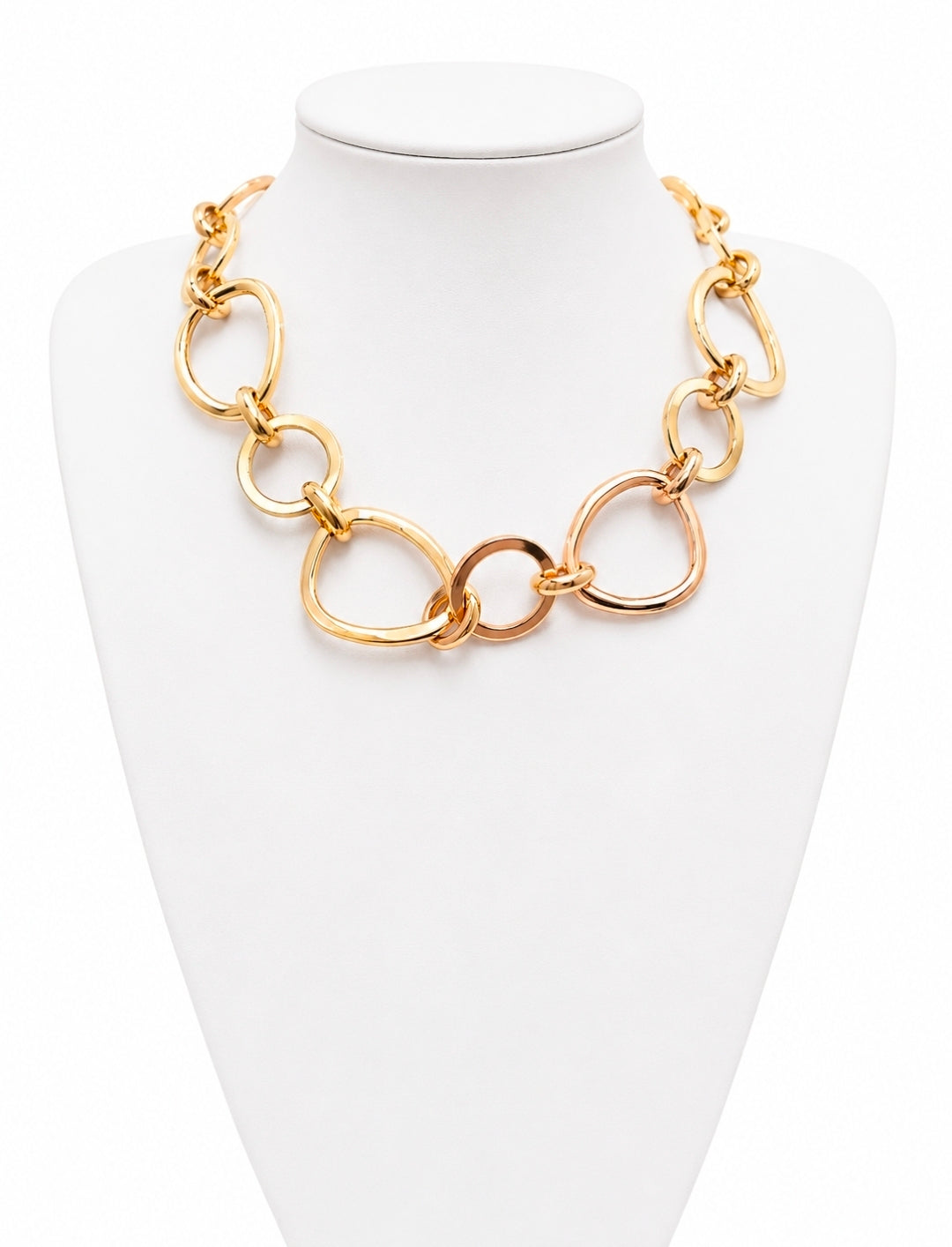 VOGA NECKLACE