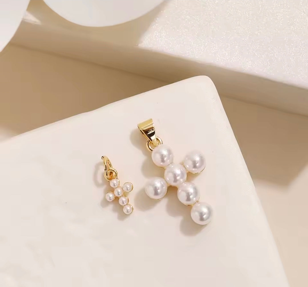 PEARL DETAIL NECKLACE
